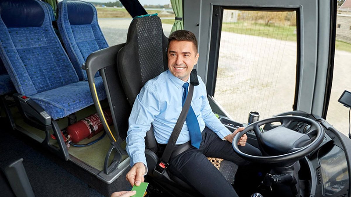 SRC 1 Belgesi, uluslararası alanda yolcu taşımacılığı yapan ticari araç sürücülerinin almak zorunda olduğu mesleki yeterlilik belgesidir. Türkiye’den yurt dışına veya yurt dışından Türkiye’ye yolcu taşıyan otobüs, minibüs ve benzeri ticari araç sürücülerinin yasal olarak bu belgeye sahip olması gerekmektedir.

